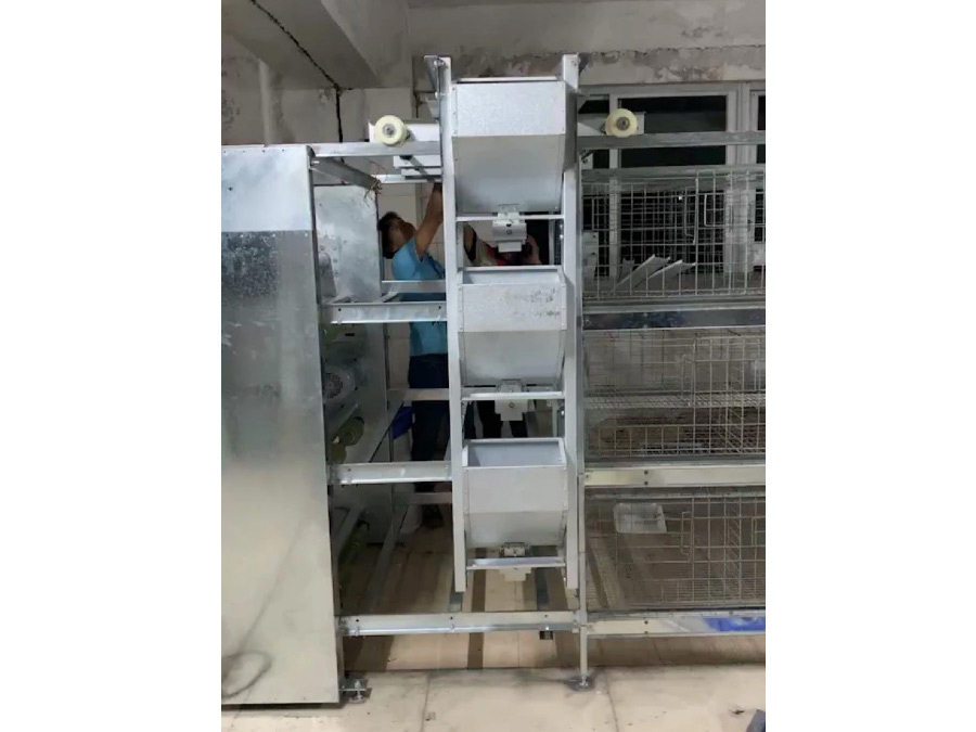 三層式行車仿人工喂料設備